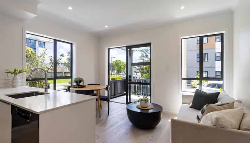 G02/9 Mahana Road, Northcote