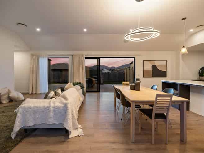 4 and 4A Marsden Place, Lower Shotover