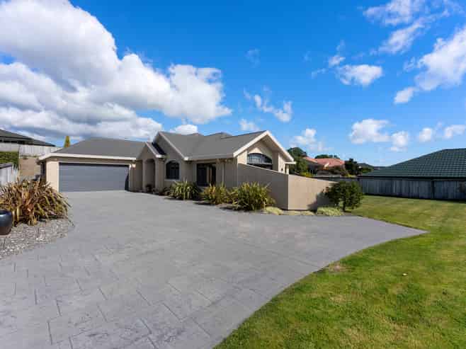 101 Realm Drive, Paraparaumu