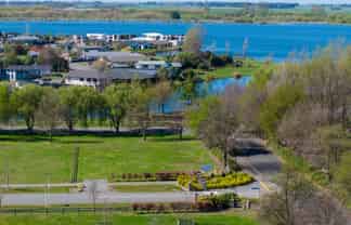 2 Village Green Drive, Huntingdon/Lake Hood