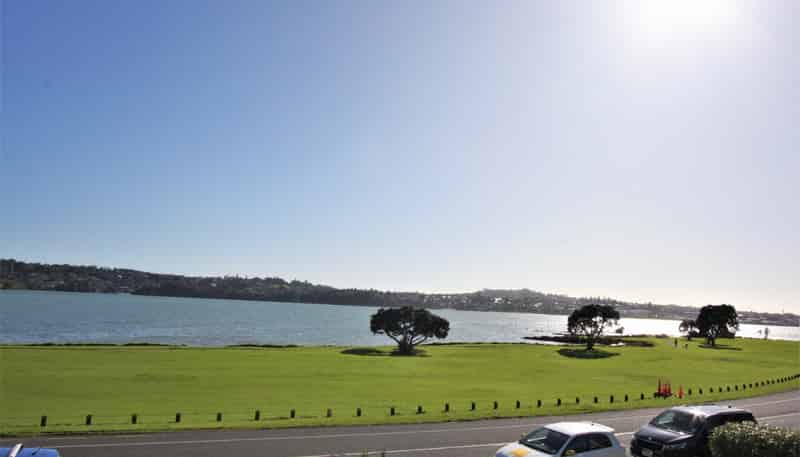 74 Kiwi Esplanade, Mangere Bridge