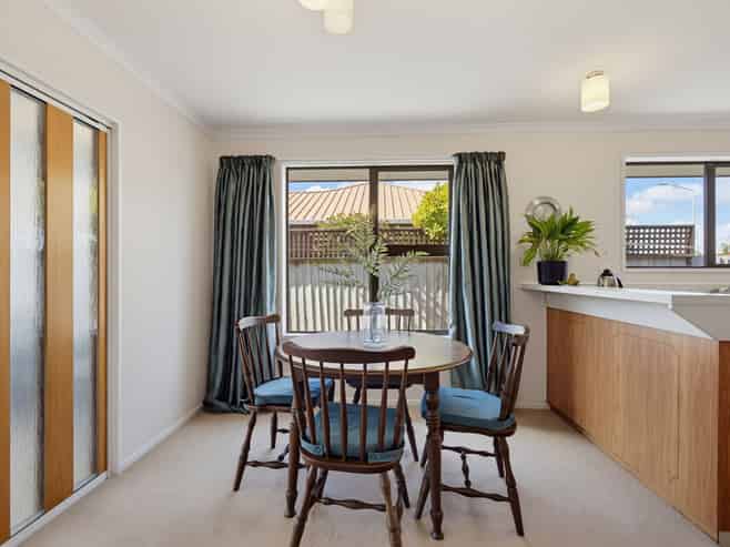 19A Sheraton Place, Redwood
