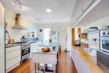 46 Montgomery Crescent, Bader