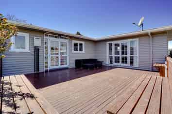 46 Montgomery Crescent, Bader