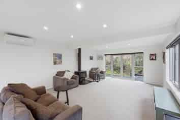 82 Wairau Road, Oakura