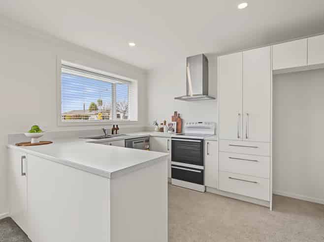 128 Derwent Crescent, Glengarry