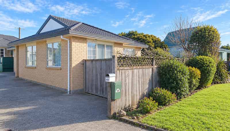 42A Horokiwi Road West, Newlands