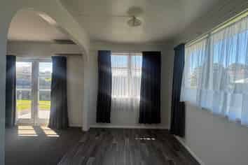 12 Mosston Road, Castlecliff