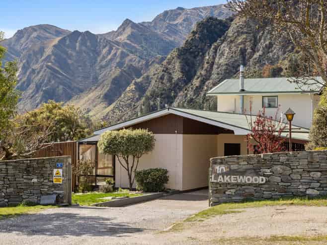 10 Denniston Road, Lake Hawea
