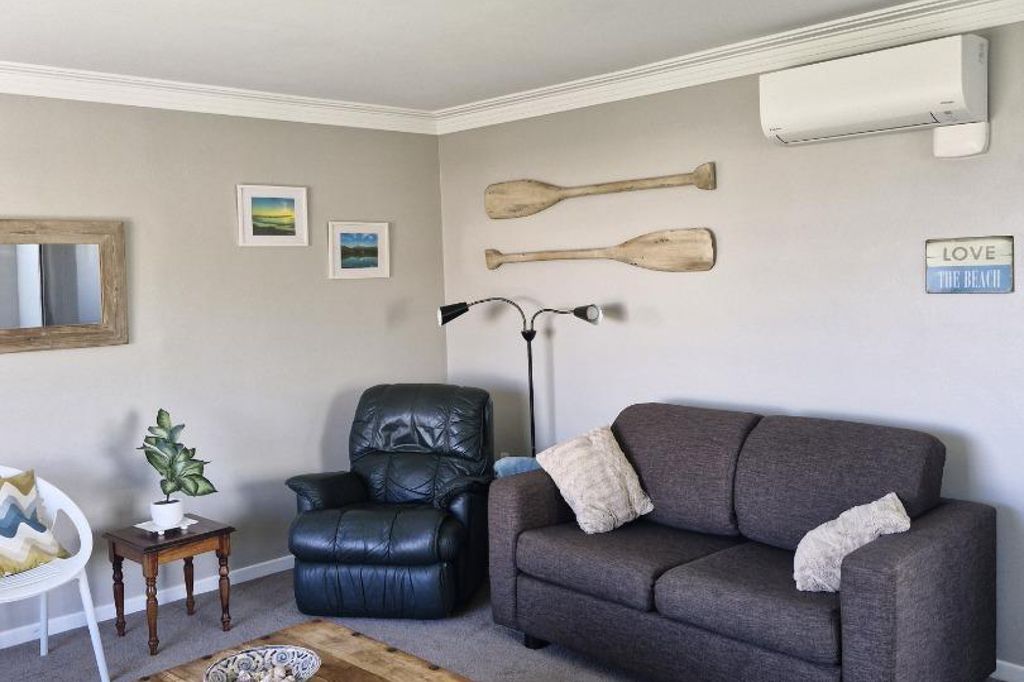 Furnished Stylish Apartment 4
