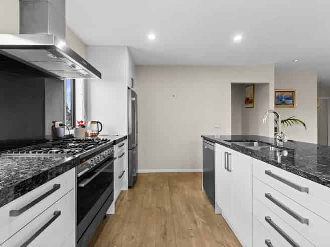 4 Drake Crescent, Awatoto