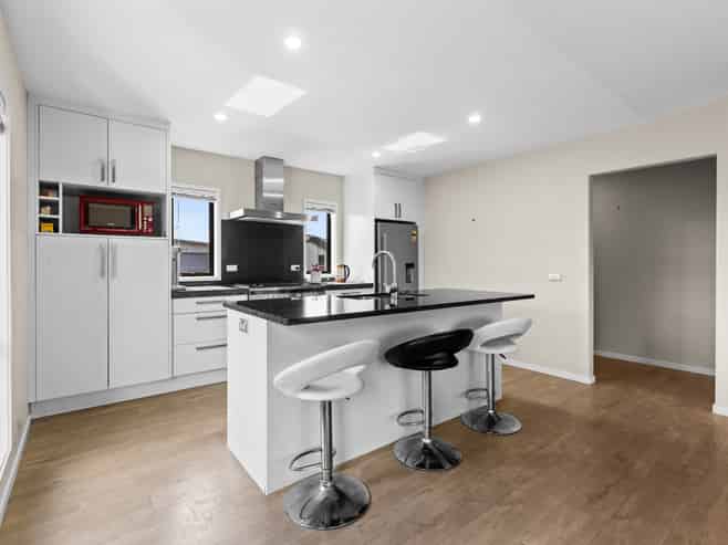 4 Drake Crescent, Awatoto