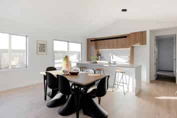 25 Lumino Terrace, Glenview