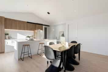 25 Lumino Terrace, Glenview