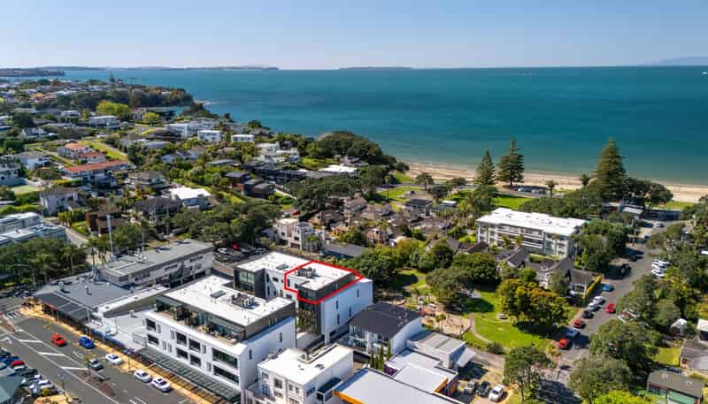 18/423-427 Beach Road, Mairangi Bay