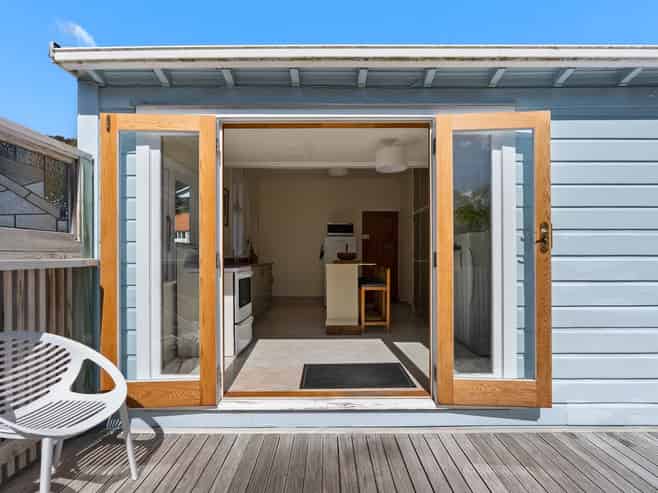 10 Ngaio Street, Eastbourne