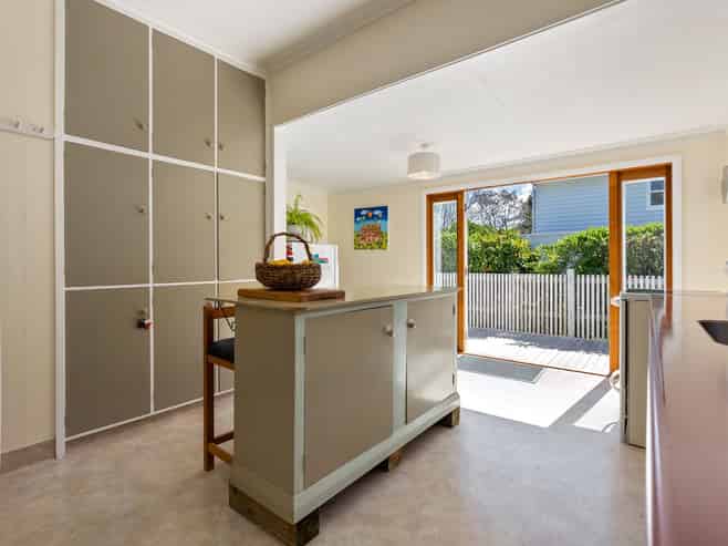 10 Ngaio Street, Eastbourne