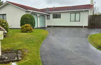 19 Elizabeth Grove, Stratford