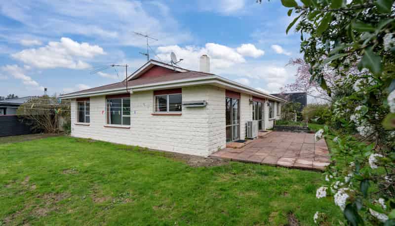11 Douglas Street, Winton