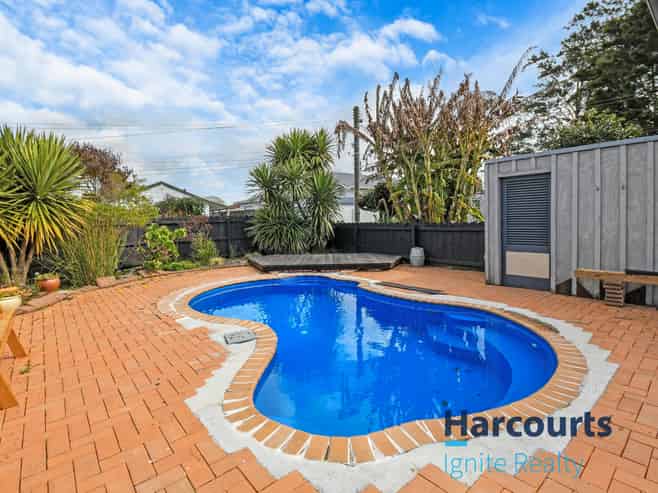 8 Youngs Road, Papakura