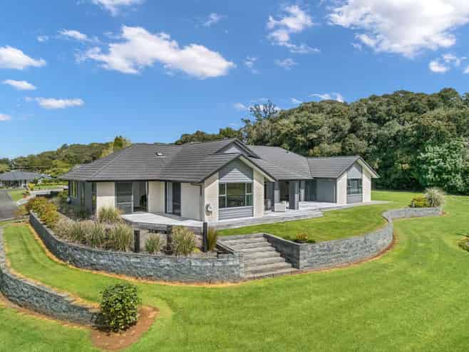 6 Kaymahr Lane, MAUNU