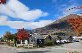 2 Shipton Court, Lower Shotover
