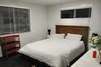 2 Shipton Court, Lower Shotover