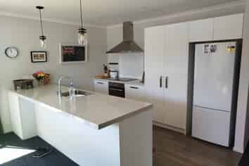 2 Shipton Court, Lower Shotover