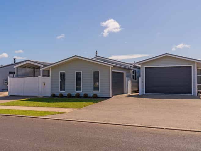 15 Whitby Avenue, Whitianga