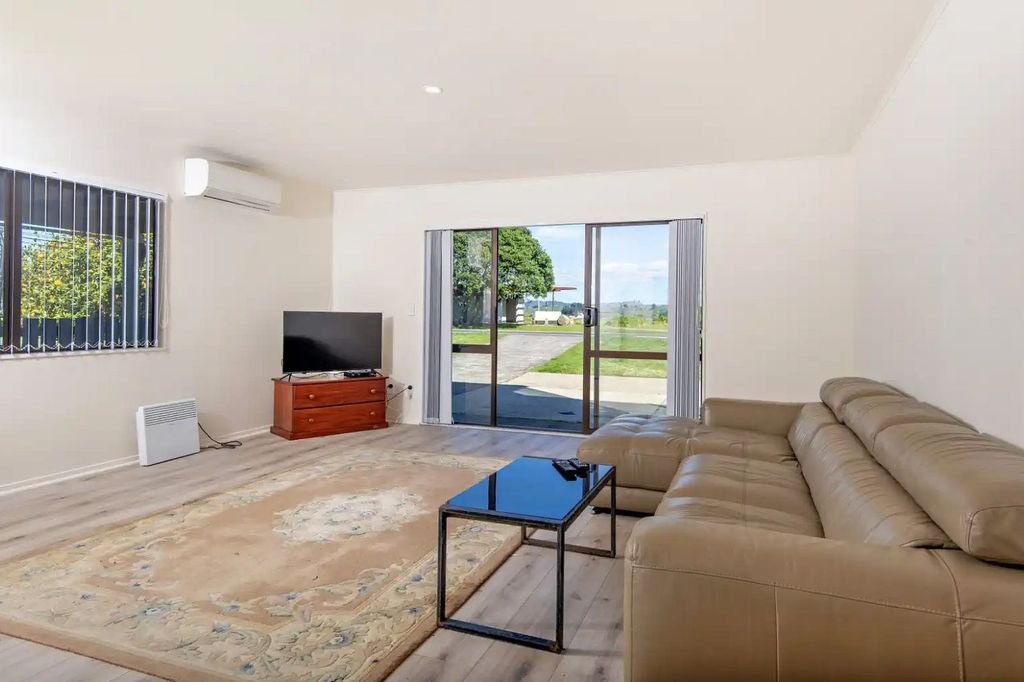 HARBOUR VIEWS OHOPE 1 BEDROOM GREAT LOCATION 3