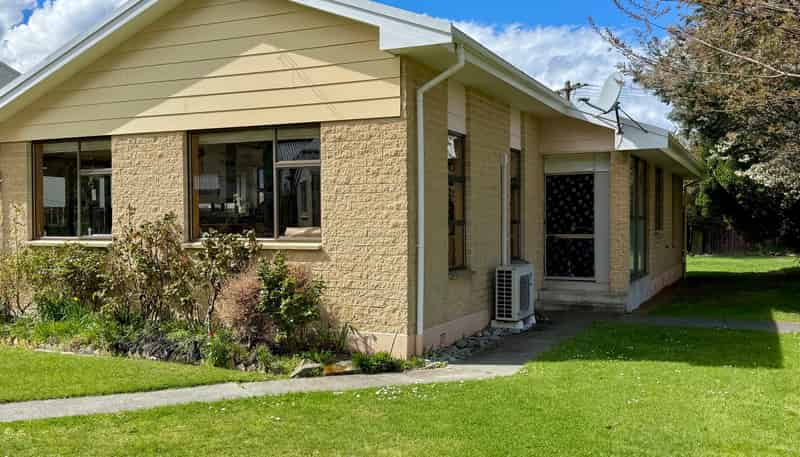 20 Ferguson Street, KUROW