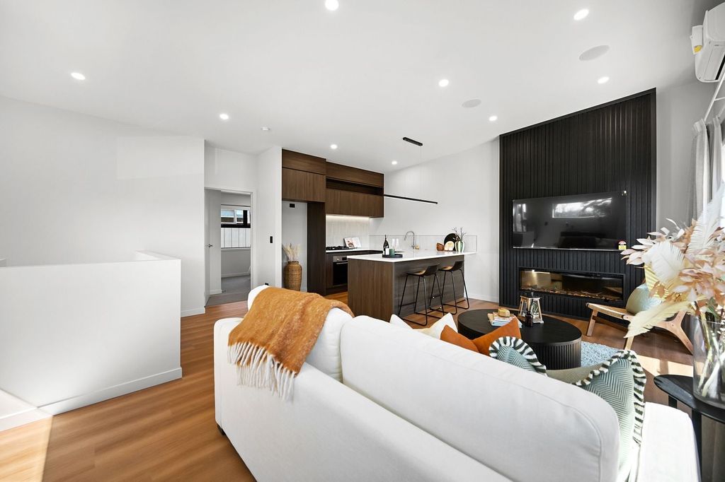 Stylish Townhouse in Whitiora-Brand New, High Spec 1