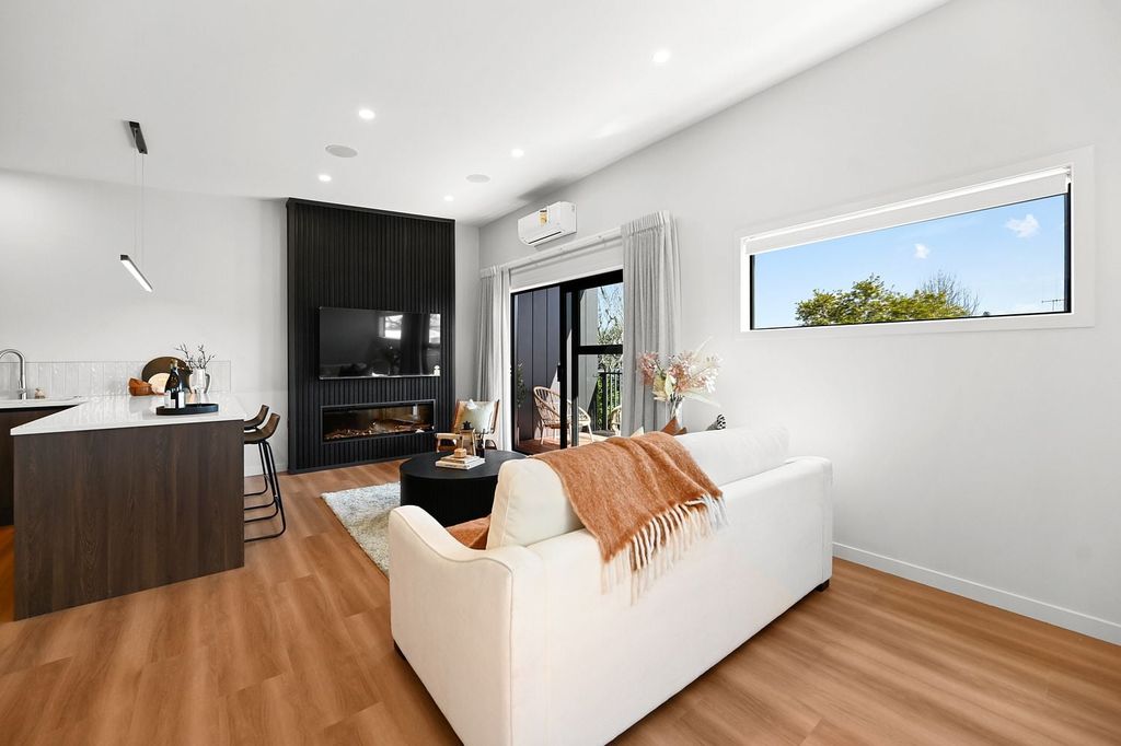 Stylish Townhouse in Whitiora-Brand New, High Spec 4