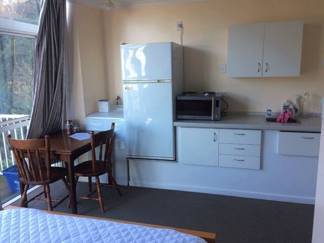 Fully furnished, self-contained studio 4