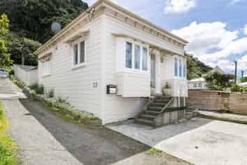 22 Poplar Grove, Thorndon