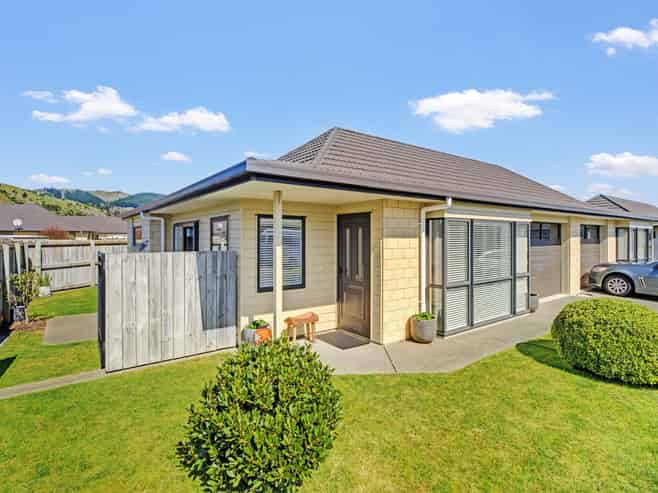 14/3 Georgia Grove, Paraparaumu