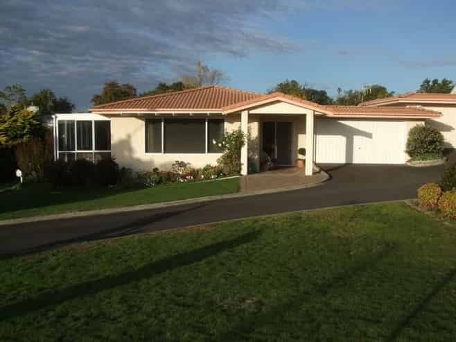 2/35 Busby Hill, Havelock North