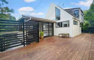 2/8 Lydia Avenue, Northcote