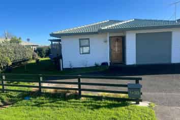 1/30 Awaroa Road, Helensville