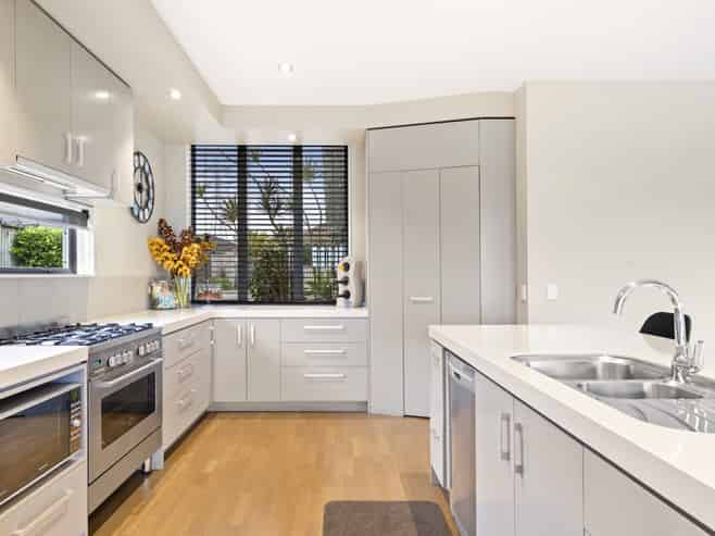 16 Pescara Point, Karaka