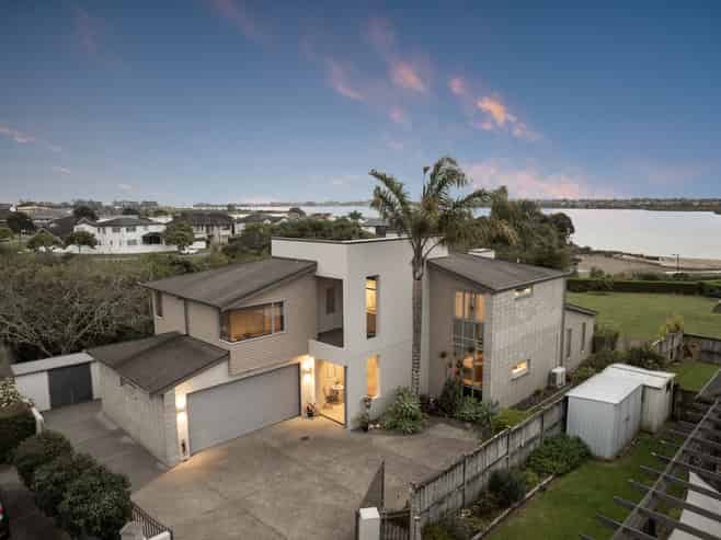 16 Pescara Point, Karaka