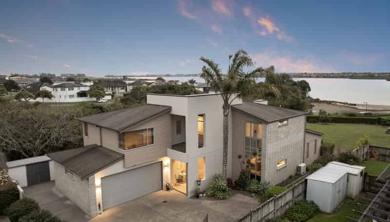 16 Pescara Point, Karaka