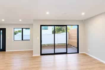 2/16 Waterloo Road, Milford