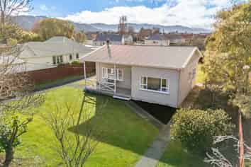 4 Heretaunga Square, Silverstream