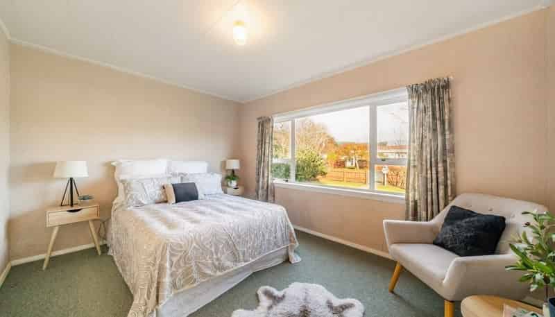 4 Heretaunga Square, Silverstream