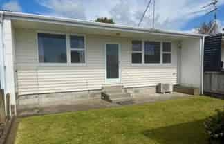2/15a Holsworthy Road, Lower Vogeltown