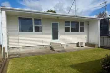 2/15a Holsworthy Road, Lower Vogeltown
