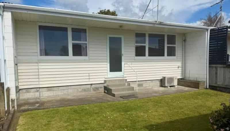 2/15a Holsworthy Road, Lower Vogeltown