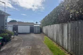 2/15a Holsworthy Road, Lower Vogeltown