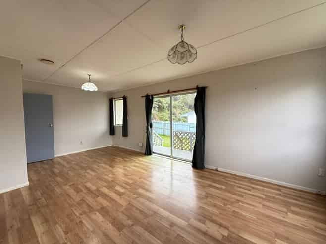 21 Tiroiti Grove, Stokes Valley